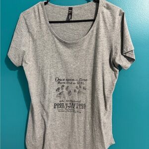 Women's Gray Graphic Scoop Neck Tee - Unbranded